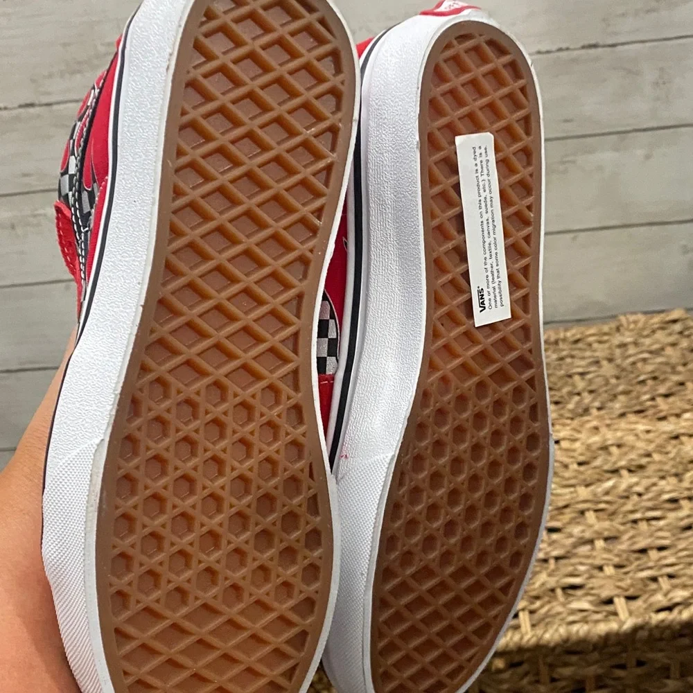 Vans Kids 4.5/Women’s 6.5‎ Red Flame Checkered Sneakers NWOT
